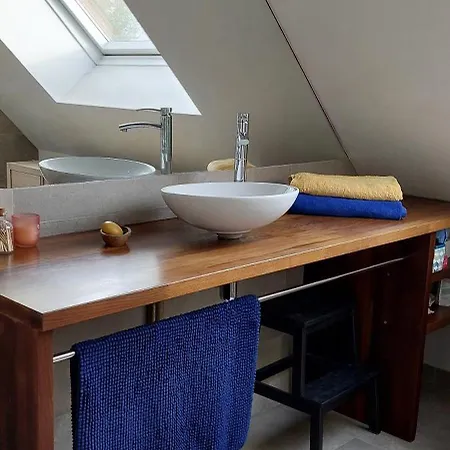 Privative Proche Versailles, Avec Petit Dejeuner Bed & Breakfast Orgerus